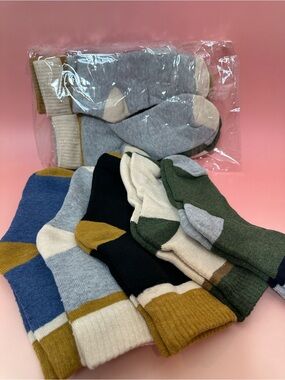 Unisex Crew Socks Bundle – Mixed Colors